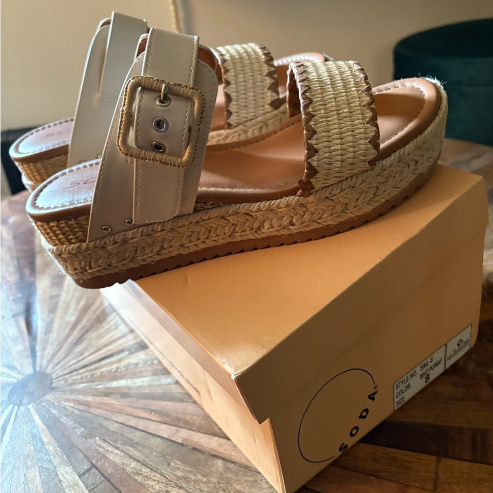 Soda Women's Cream and Tan Espadrille Sandals